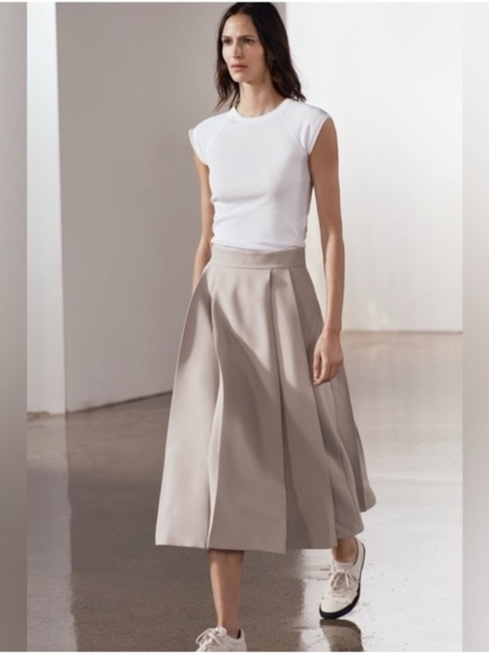 Zara Pleated Midi Skirt in Light Taupe /Grey